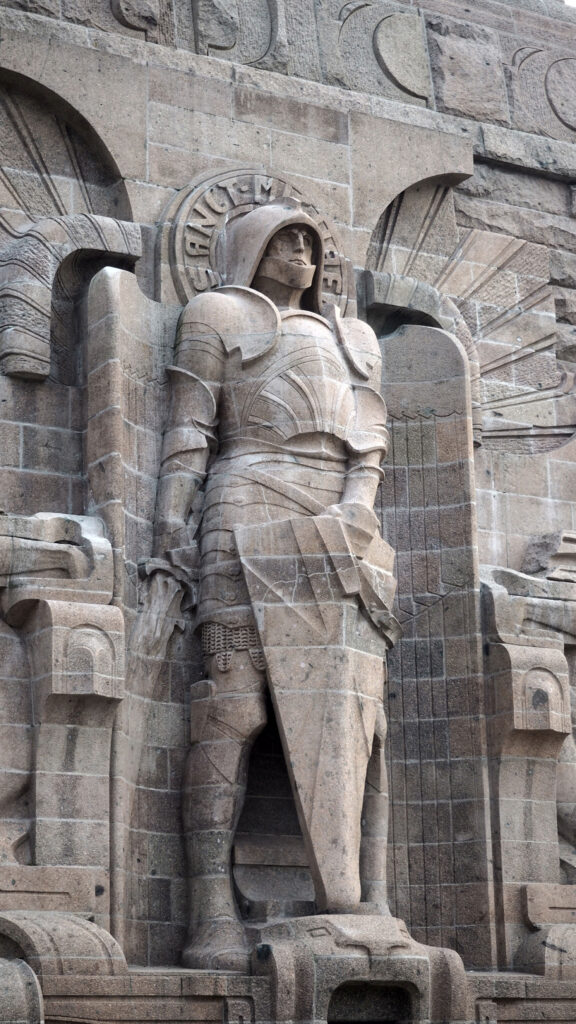 Statue am Völkerschlachtdenkmal in Leipzig